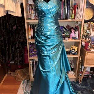 Shimmering Teal Prom Dress